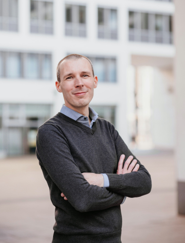 portrait of Olivier Cleynen